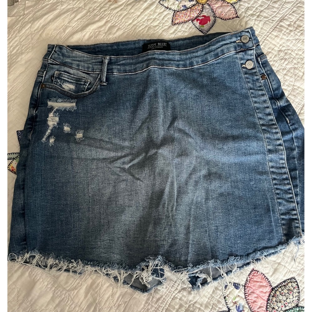 Judy Blue Denim Skort Medium Wash Distressed Frayed Hem 2XL